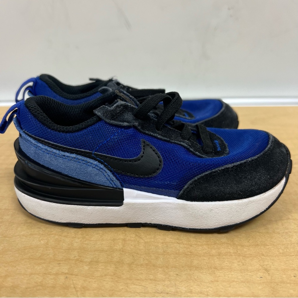 Nike Waffle One Kids Black and Blue Sneakers Size 8